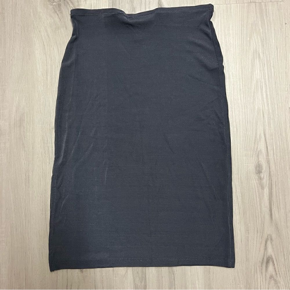 EUC vintage Y2K gray midi skirt with side slit. Size unmarked. See measurements